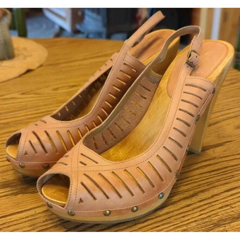 Nine West Size 8 Tan Peeptoe Adjustable Slingback Pump 4.75" Wood‎ Heel Platform